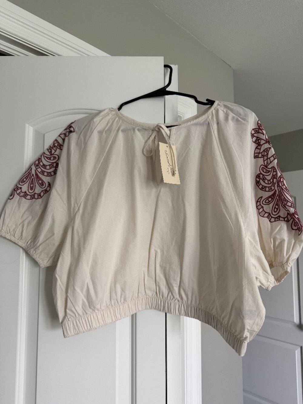 NWT Peasant Crop Top Universal Thread Size XL